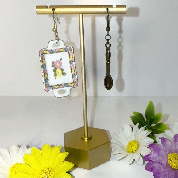 Handmade Cottagecore Earrings - Picture 1 of 3